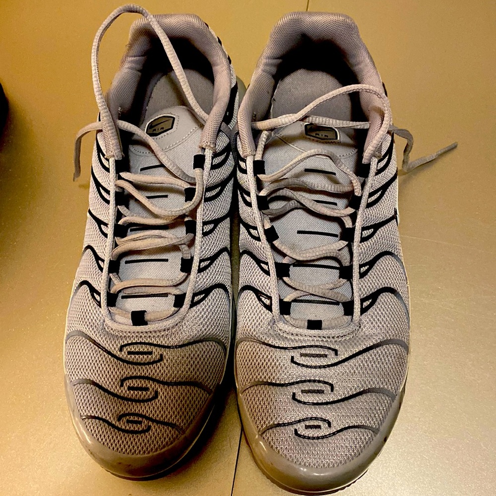 Men Nike Vapormax size 12 Gray & Black